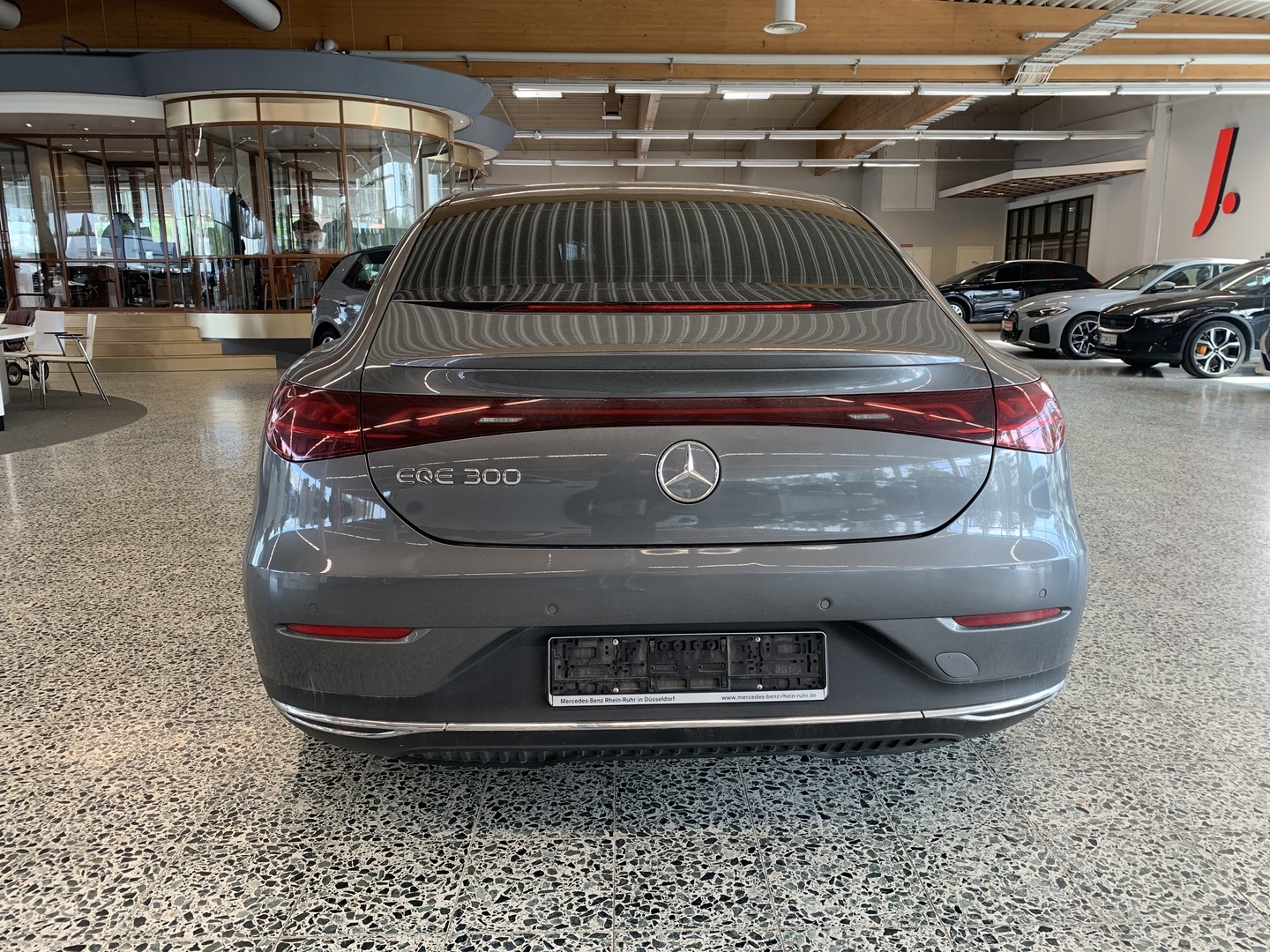 MERCEDES-BENZ EQE 2024