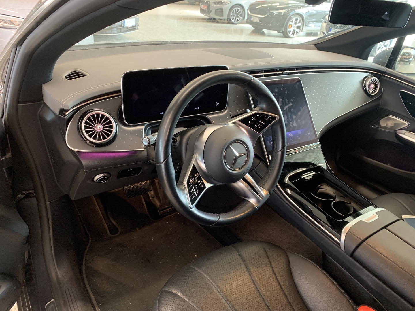 MERCEDES-BENZ EQE 2024