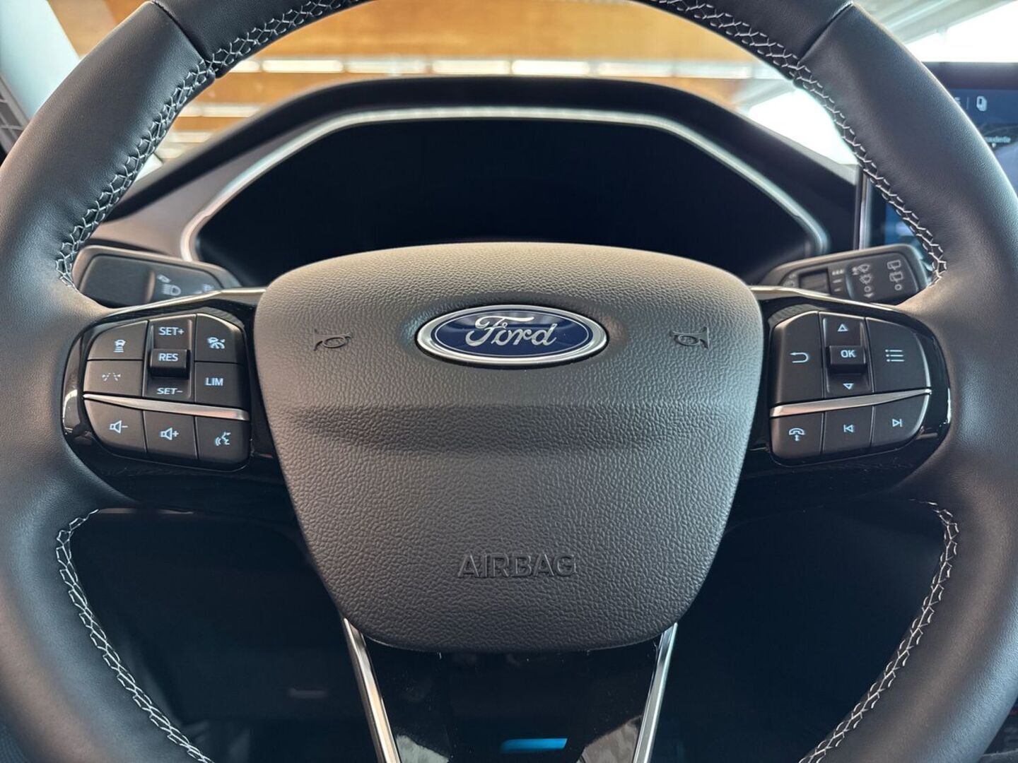 FORD Kuga 11