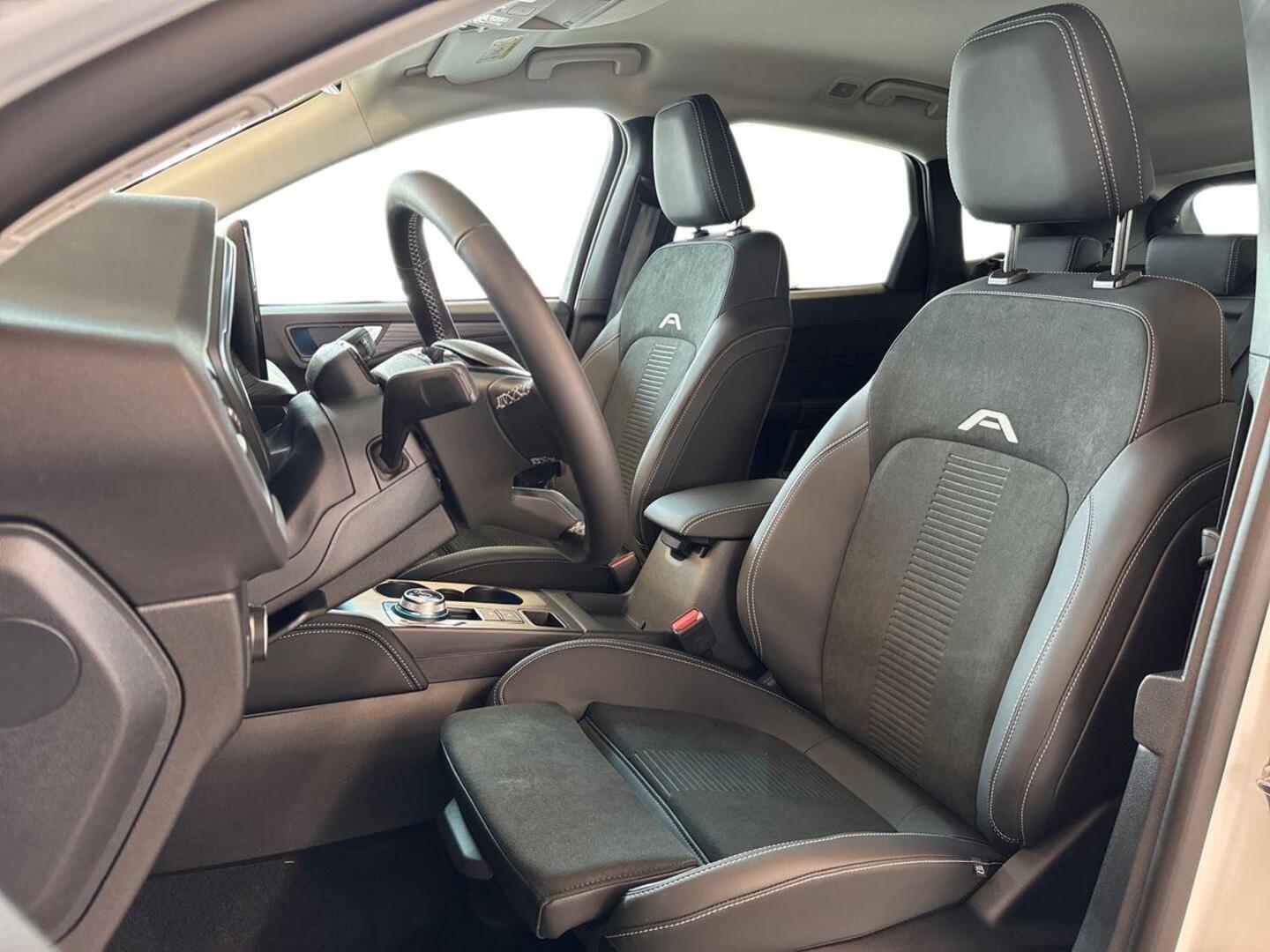 FORD Kuga 7