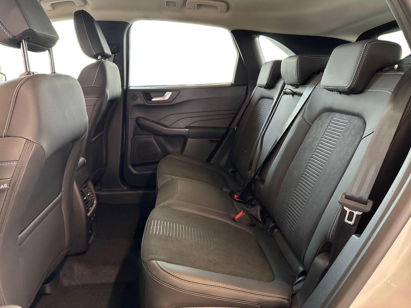FORD Kuga 8