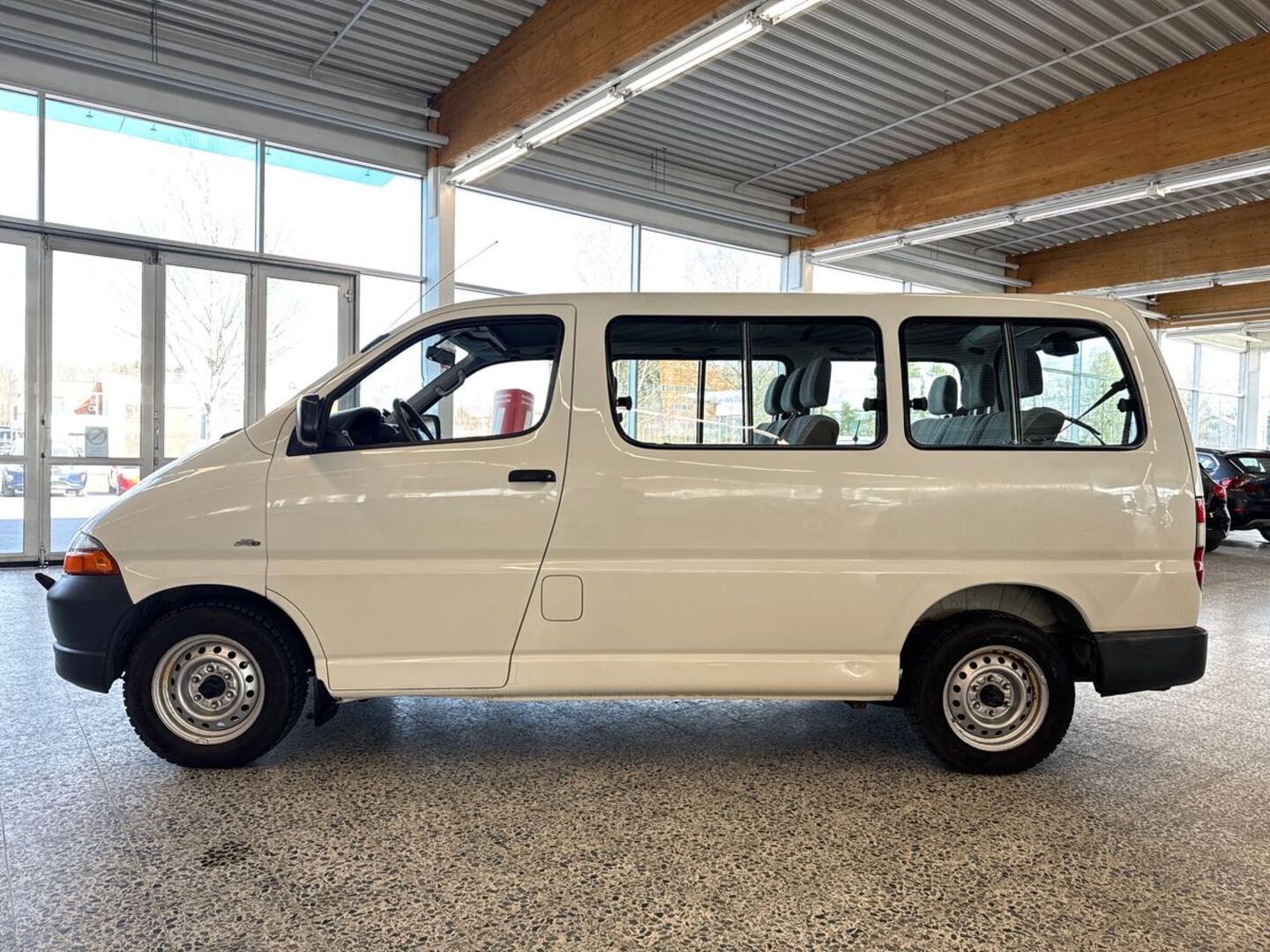 TOYOTA Hiace 2006