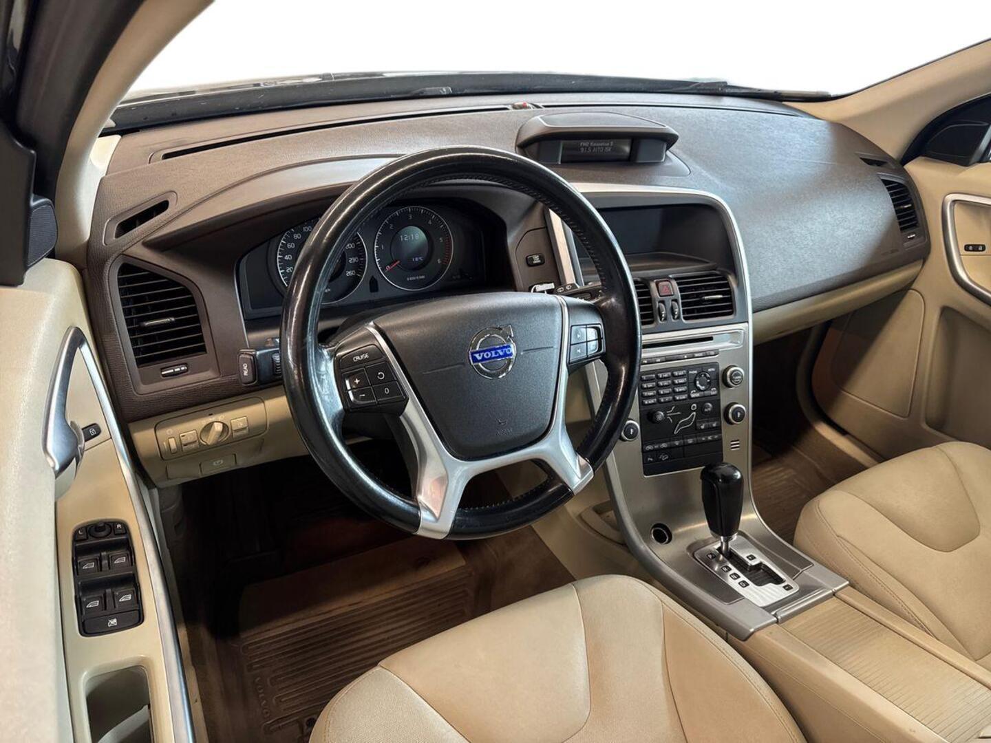 VOLVO XC60 6