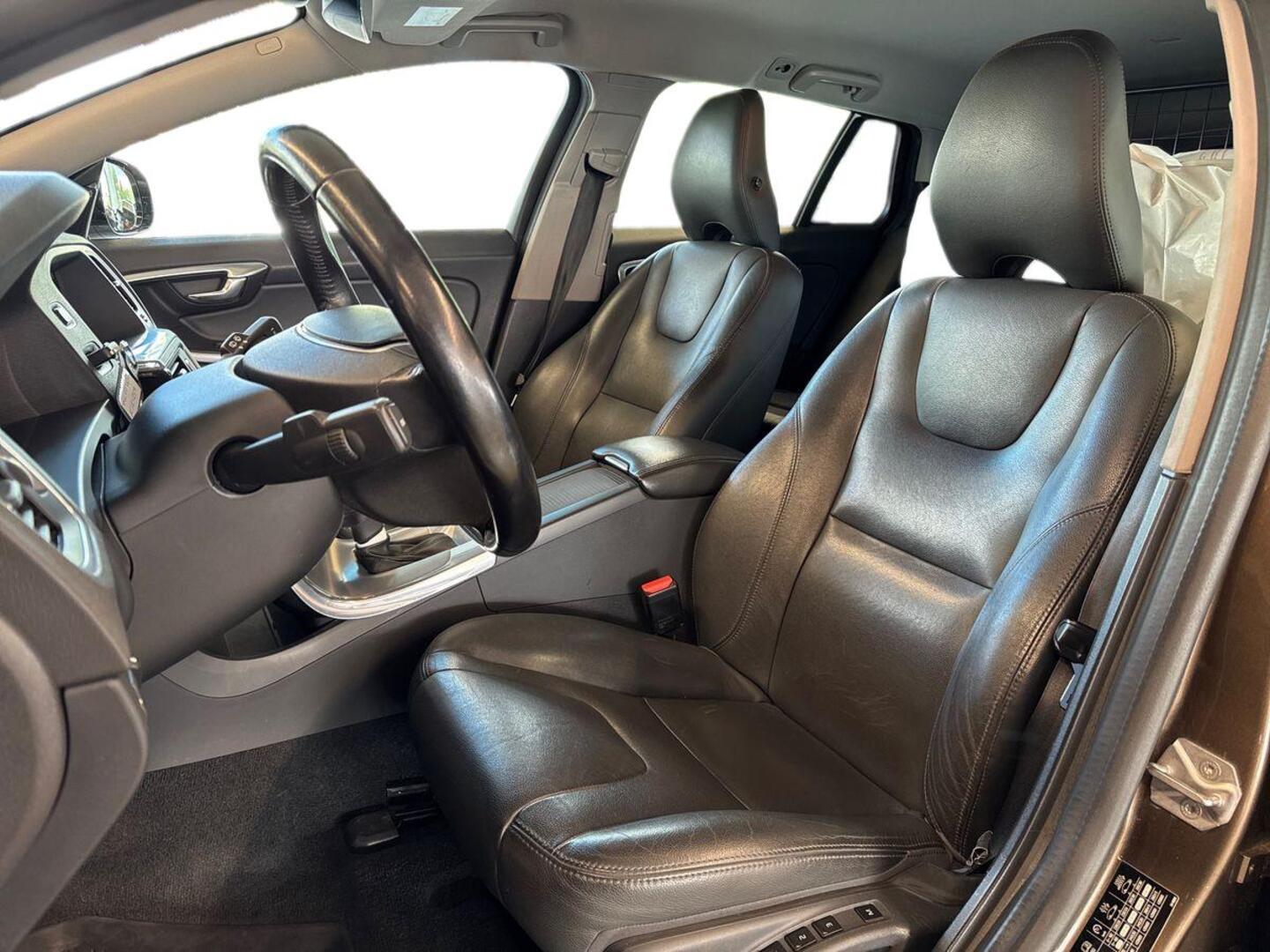 VOLVO V60 Cross Country 2016