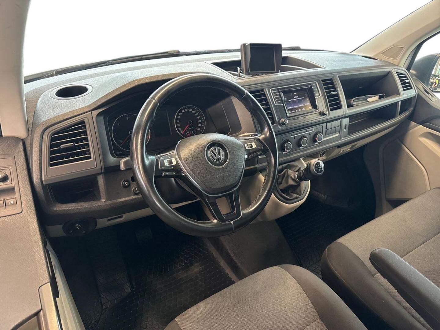VOLKSWAGEN Transporter 2019
