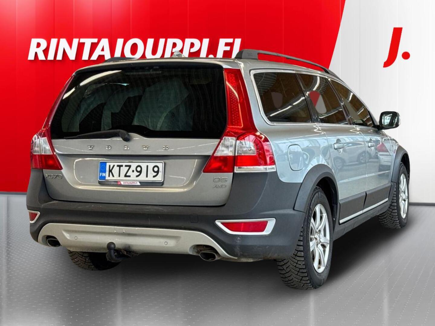 VOLVO XC70 2011