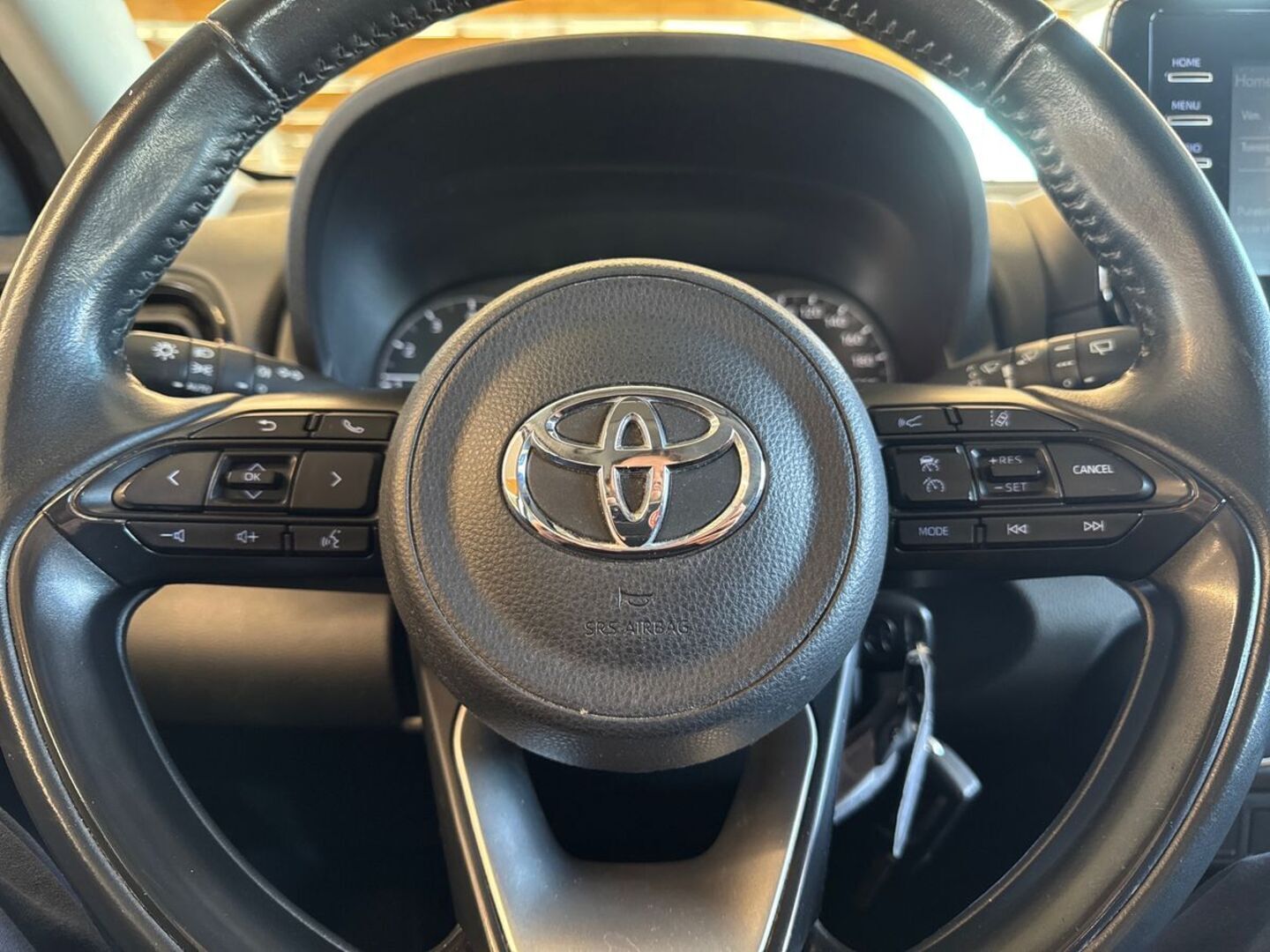 TOYOTA Yaris 15