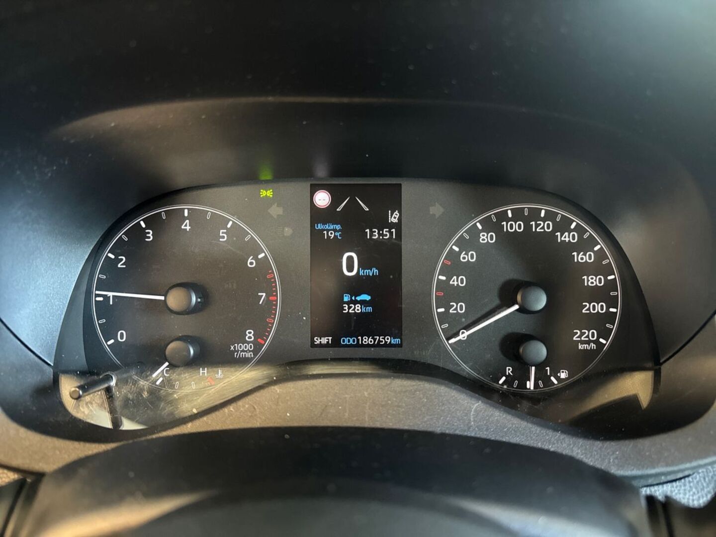 TOYOTA Yaris 17