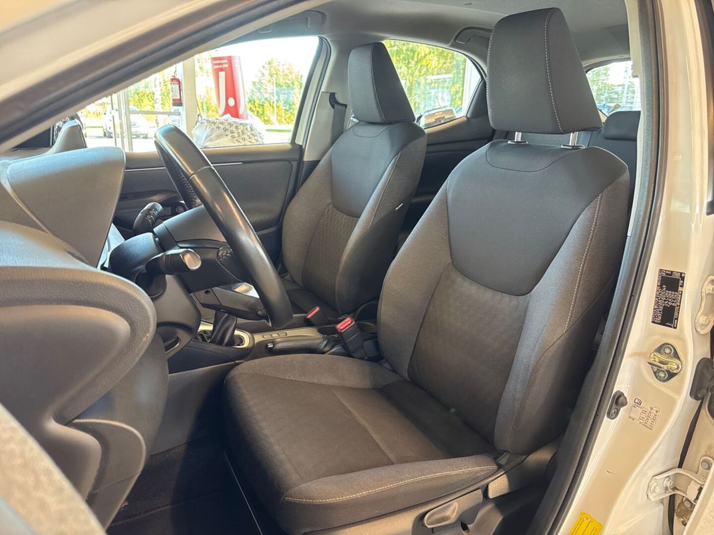 TOYOTA Yaris 25