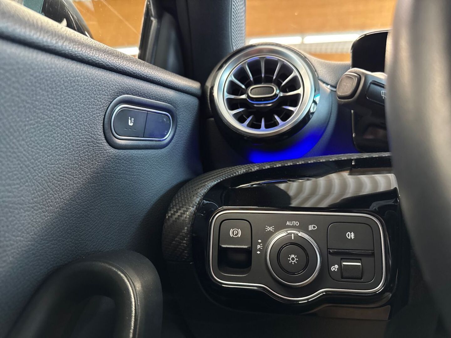 MERCEDES-BENZ A 21