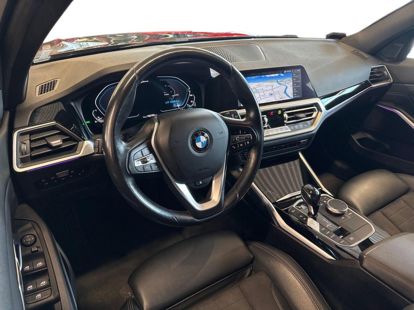 BMW 330 2020