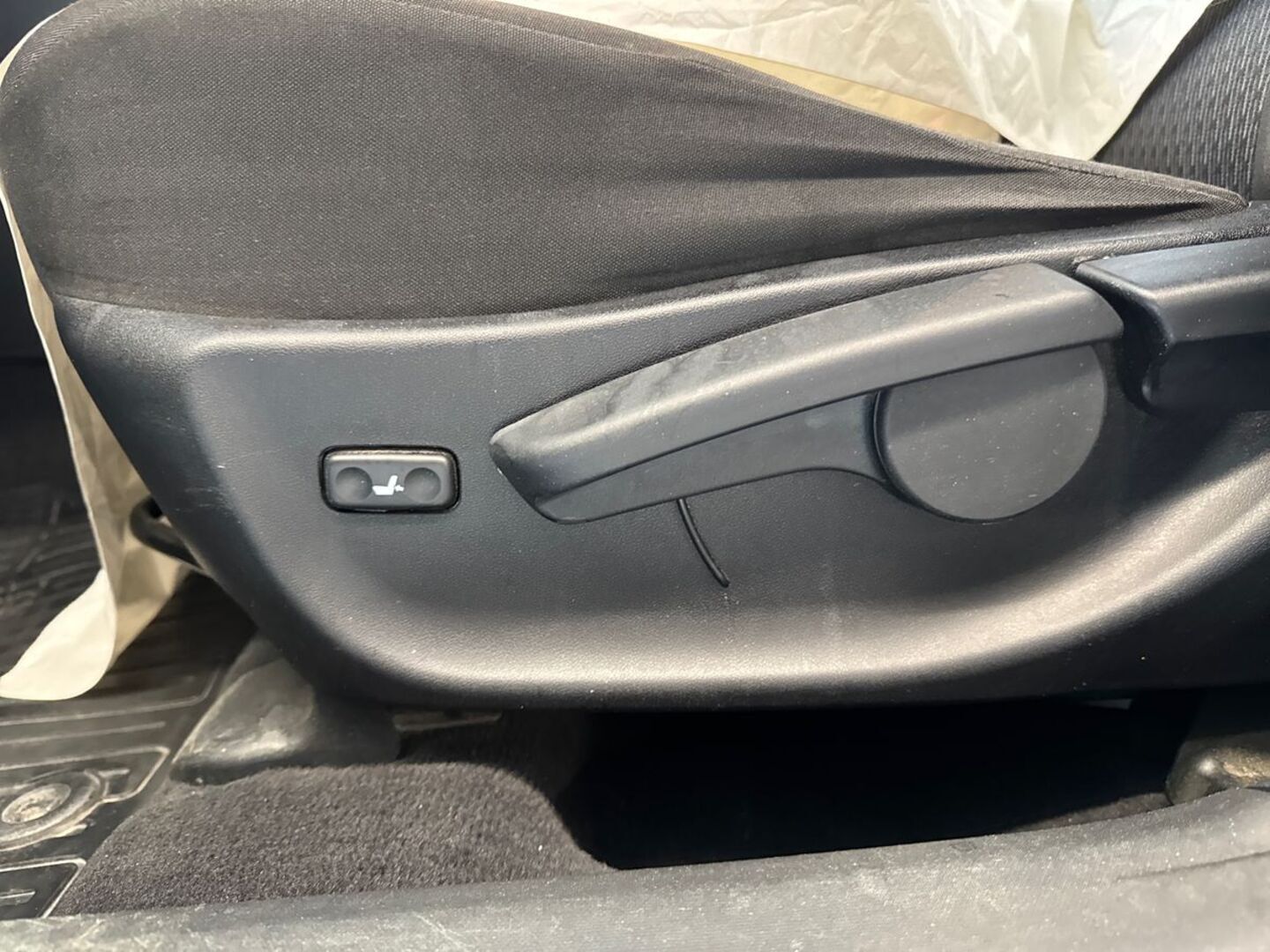 TOYOTA Avensis 2013