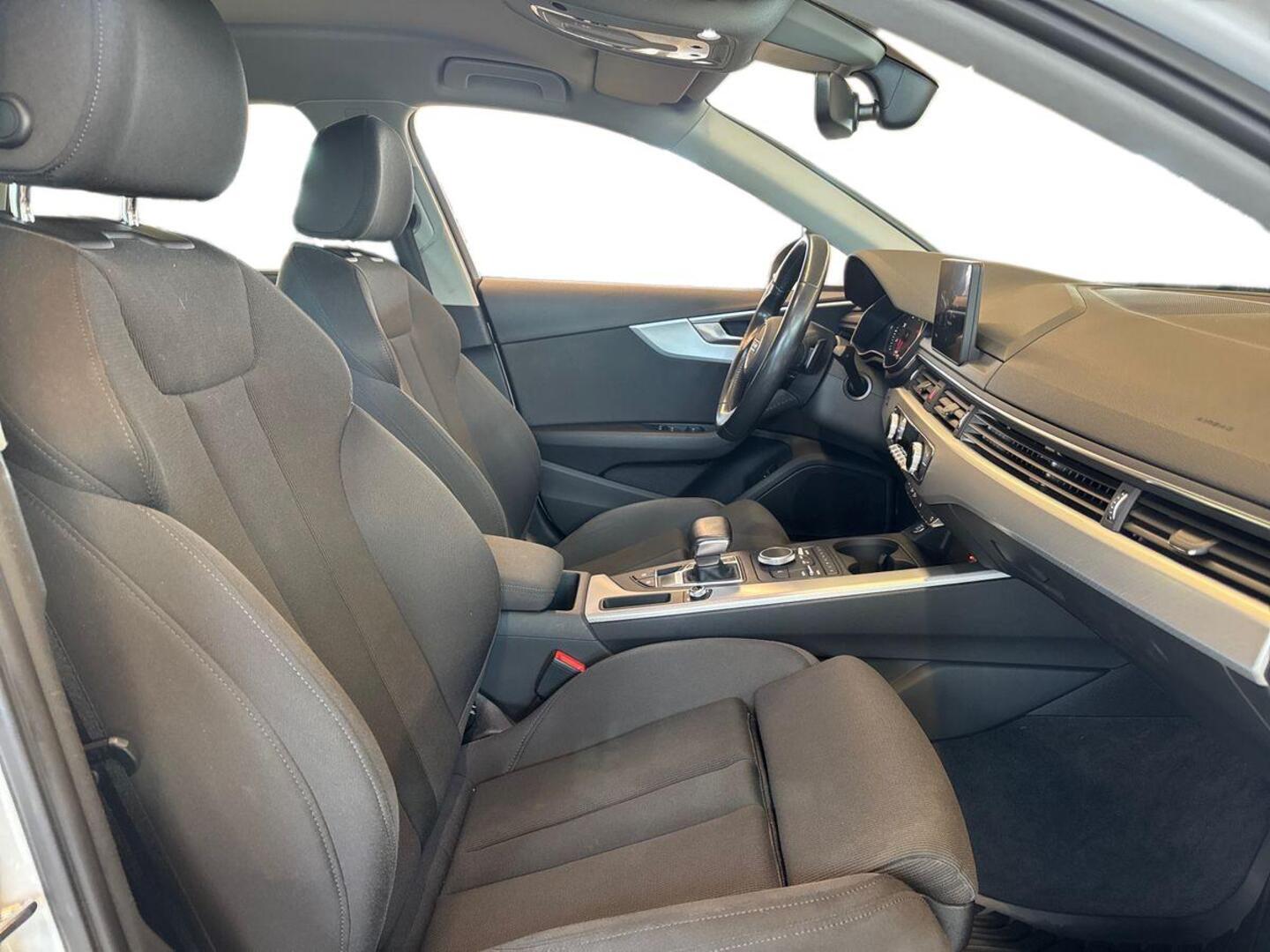 AUDI A4 7
