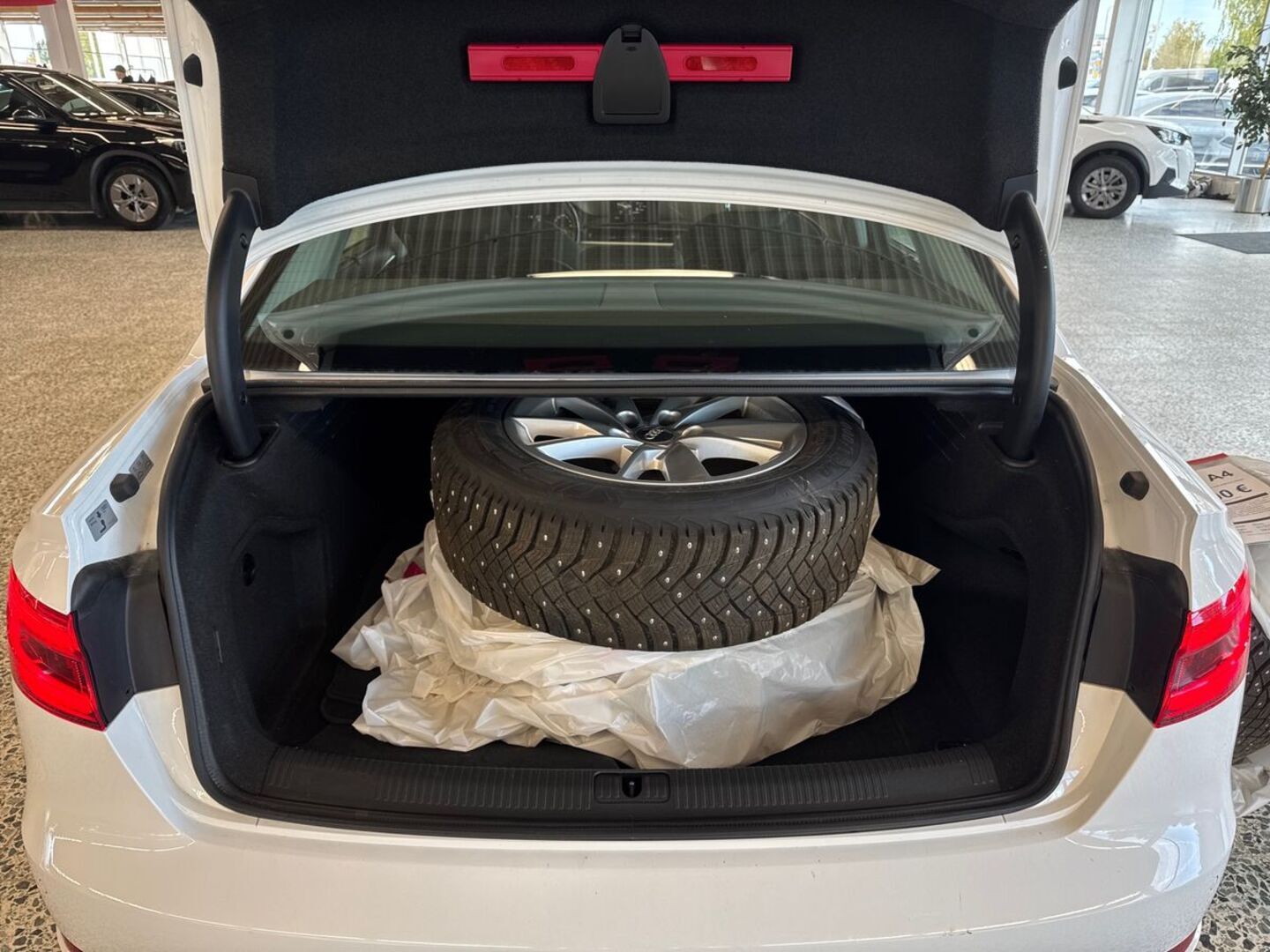AUDI A4 9