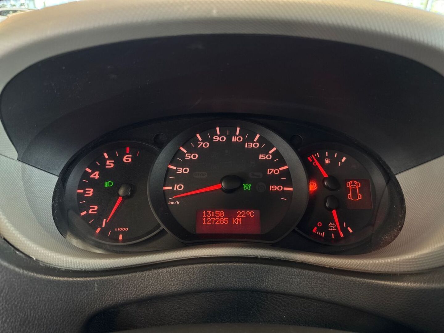 NISSAN NV400 2017