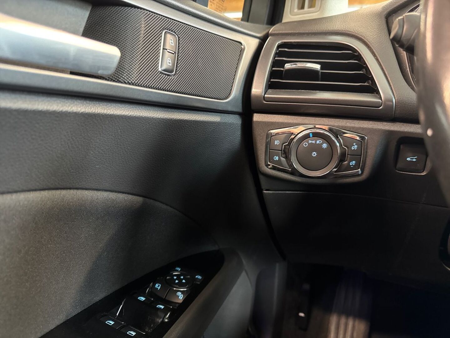 FORD Mondeo 21