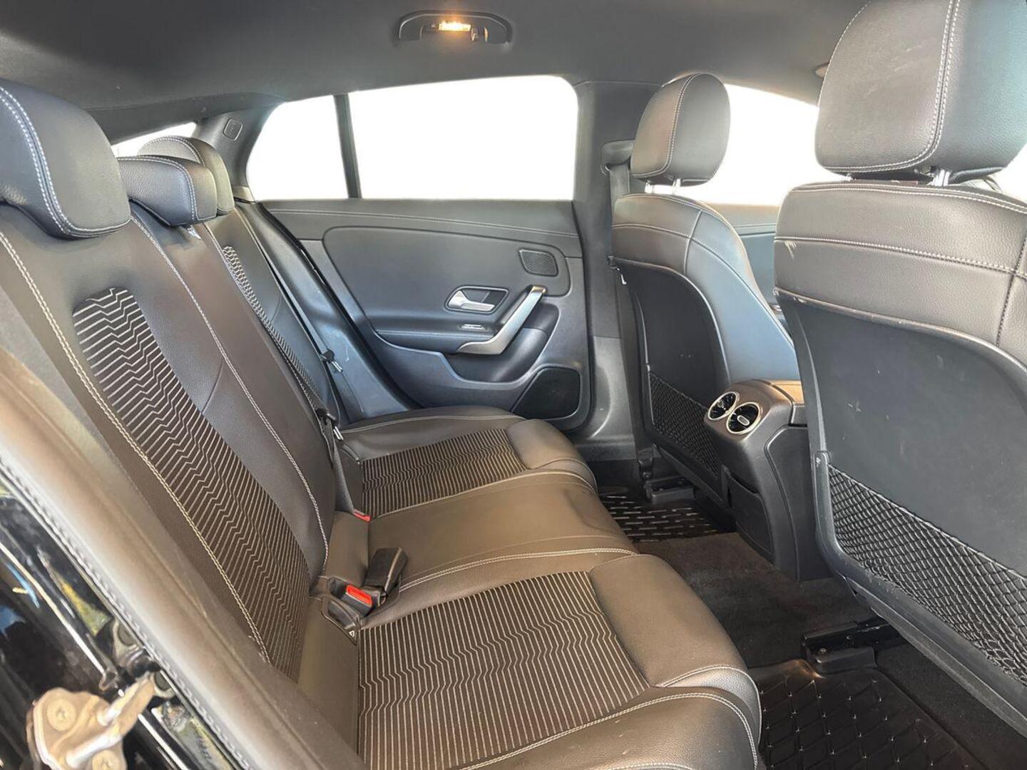 MERCEDES-BENZ CLA 10