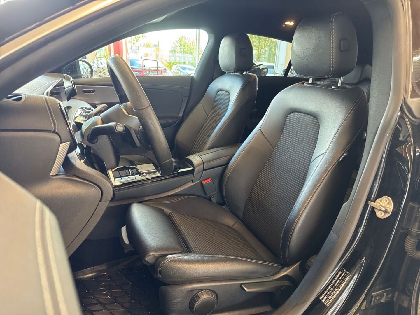 MERCEDES-BENZ CLA 25