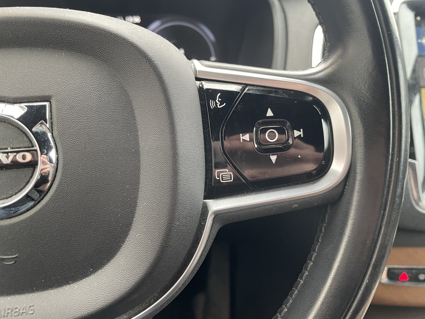 VOLVO XC90 2021