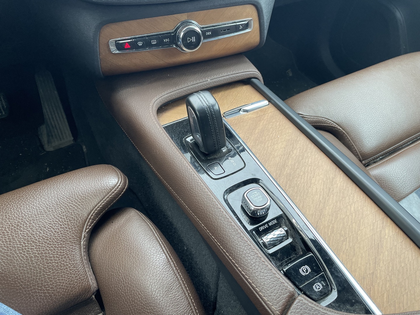 VOLVO XC90 2021