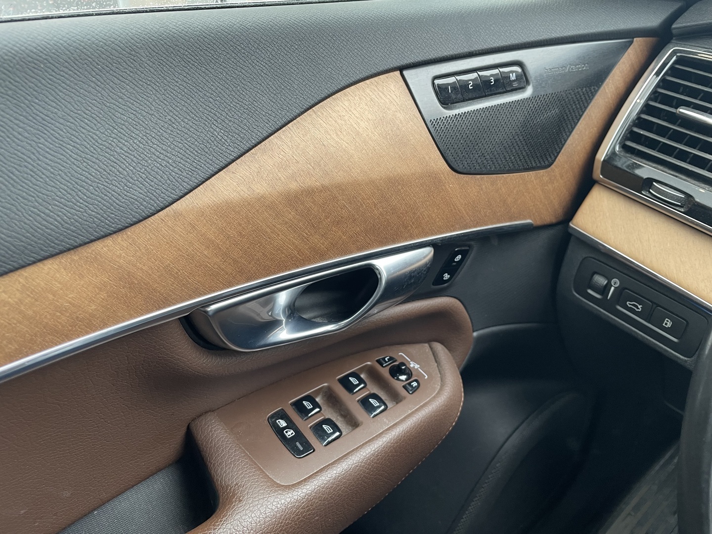 VOLVO XC90 2021