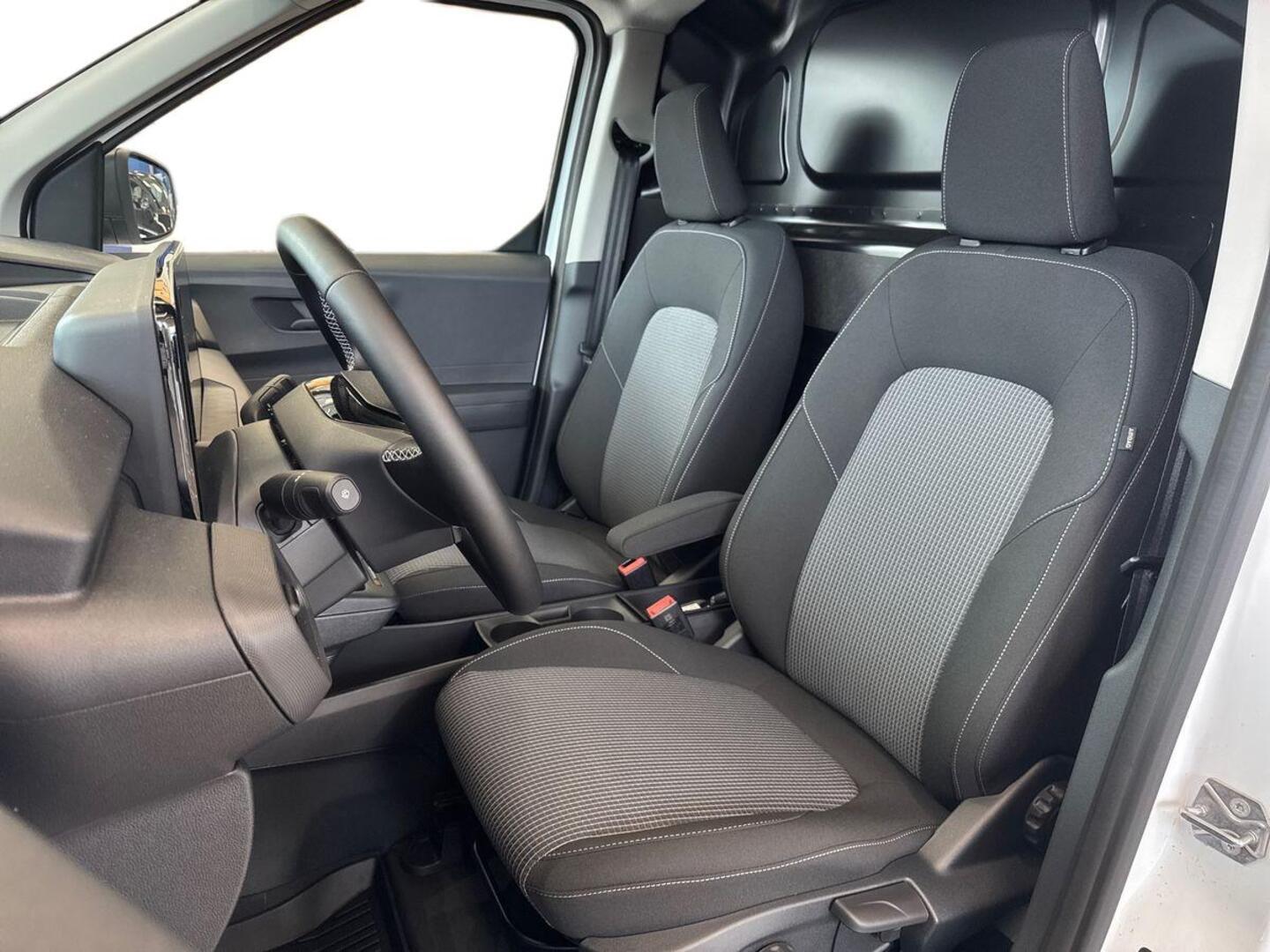 FORD Transit Courier 11