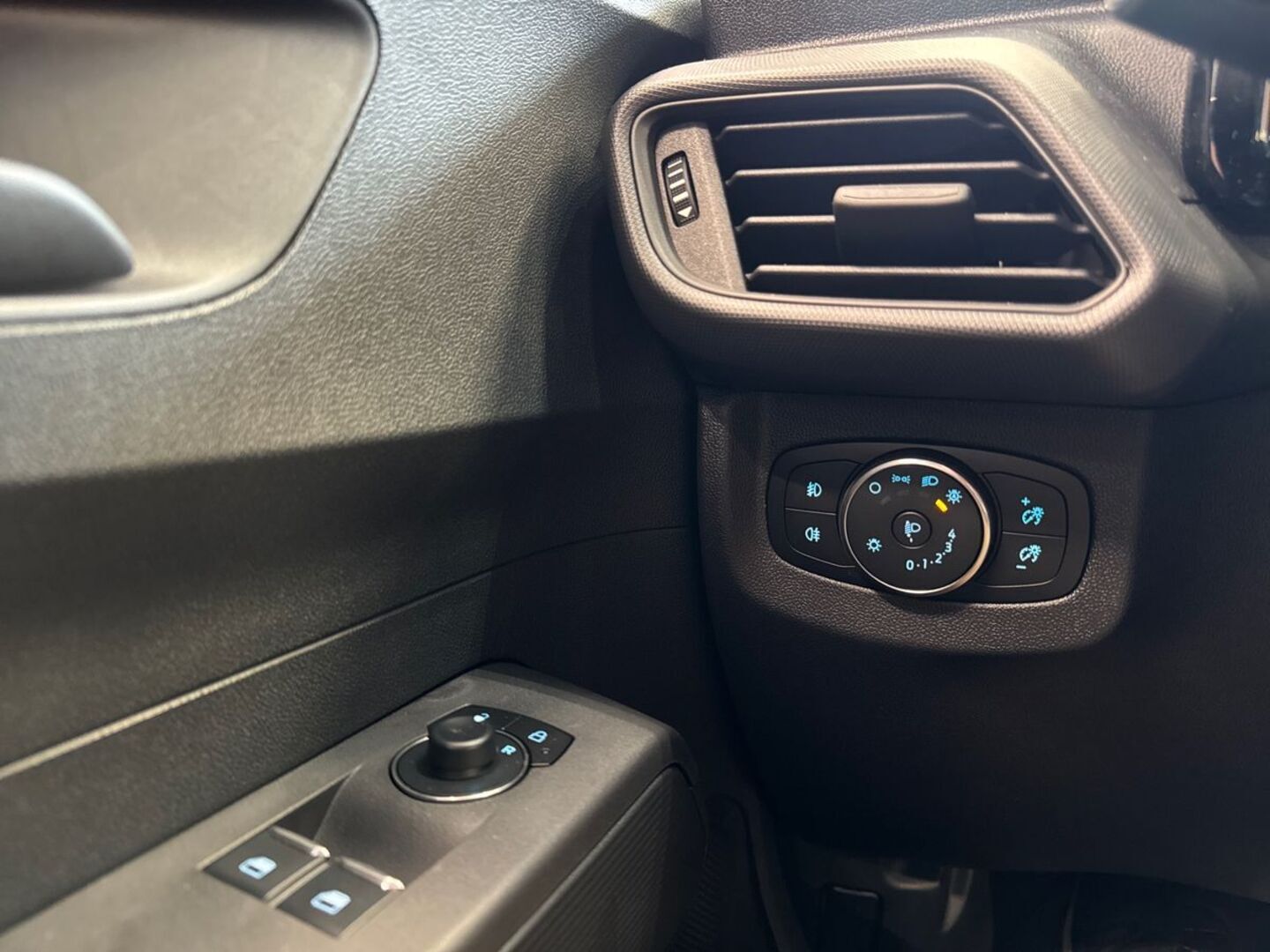 FORD Transit Courier 16