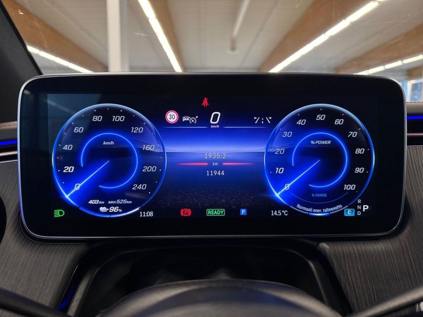 MERCEDES-BENZ EQE SUV 2025