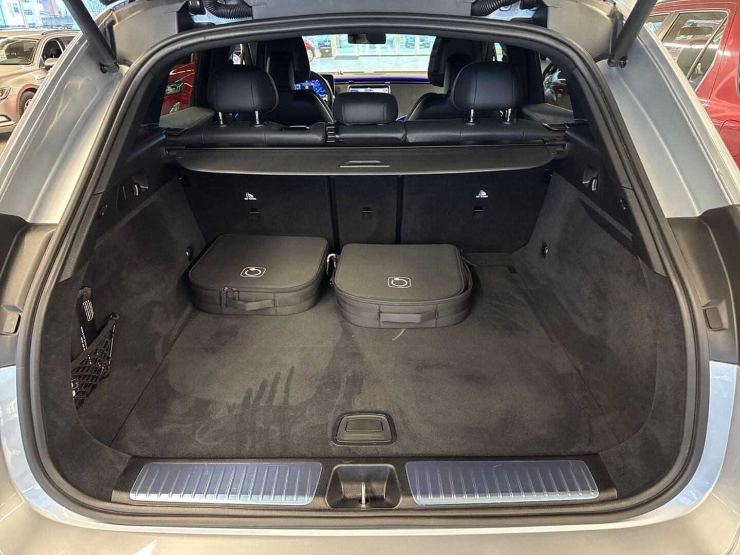 MERCEDES-BENZ EQE SUV 2025