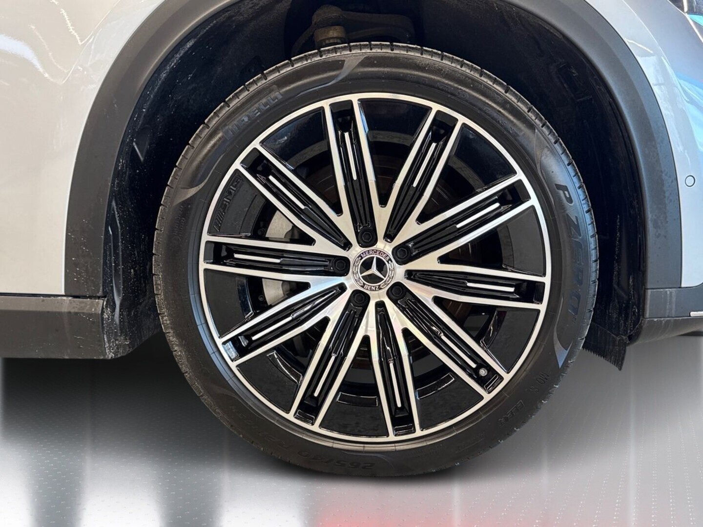 MERCEDES-BENZ EQE SUV 2025