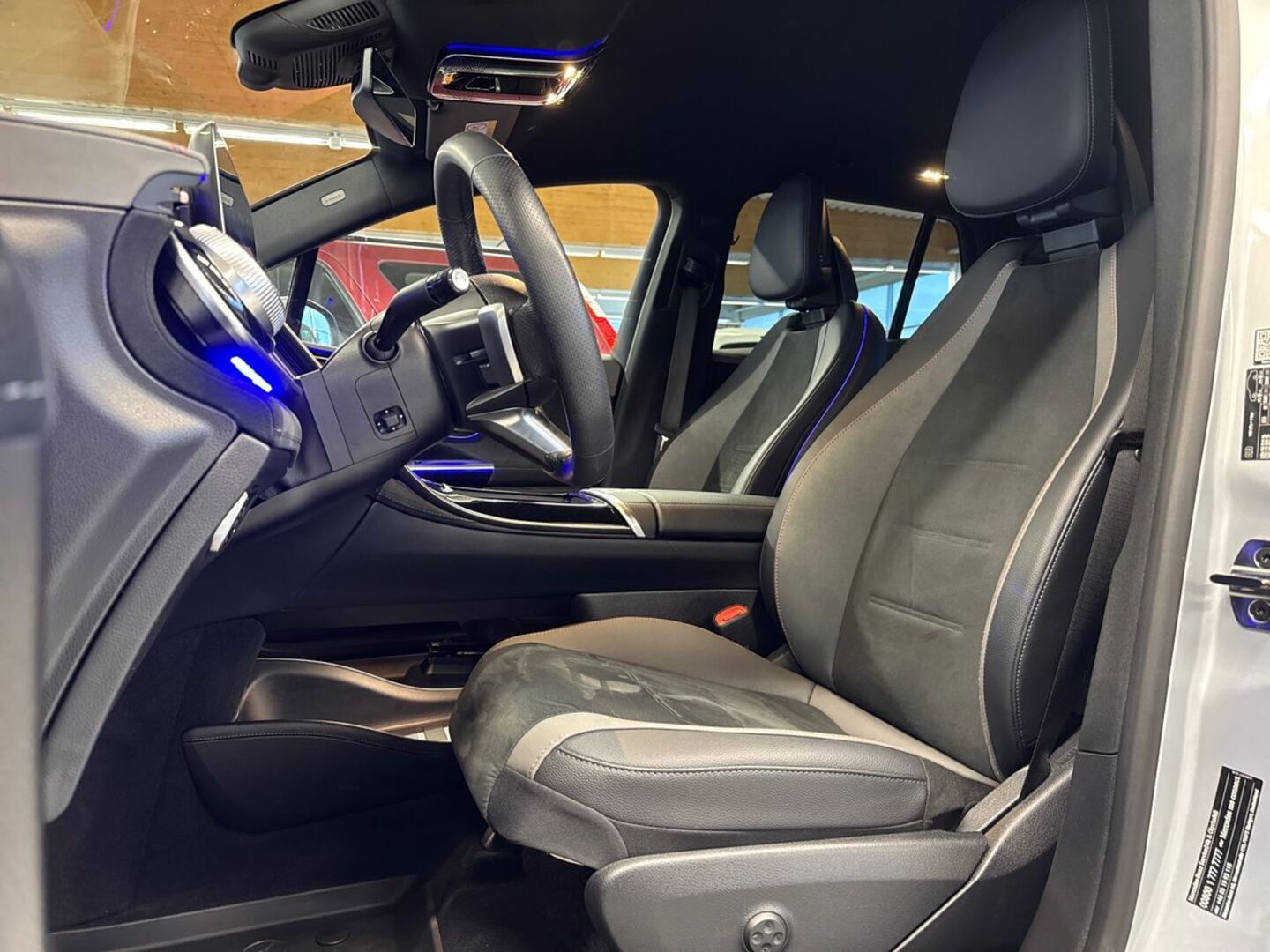 MERCEDES-BENZ EQE SUV 2025