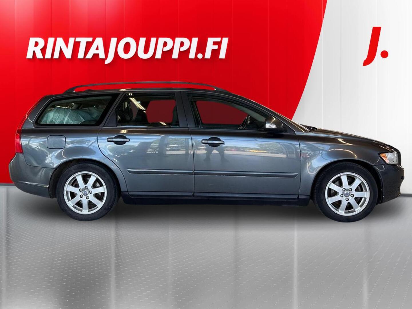 VOLVO V50 6