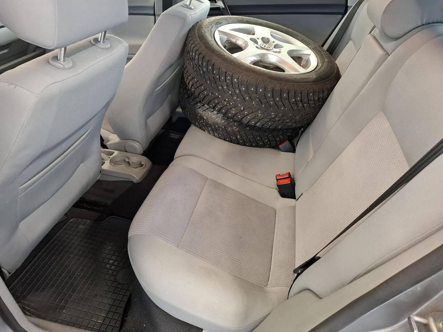 VOLKSWAGEN Polo 2006