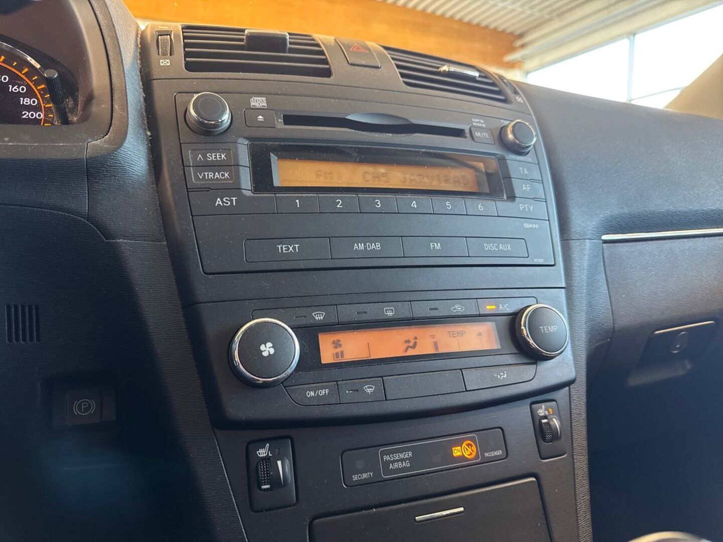 TOYOTA Avensis 18