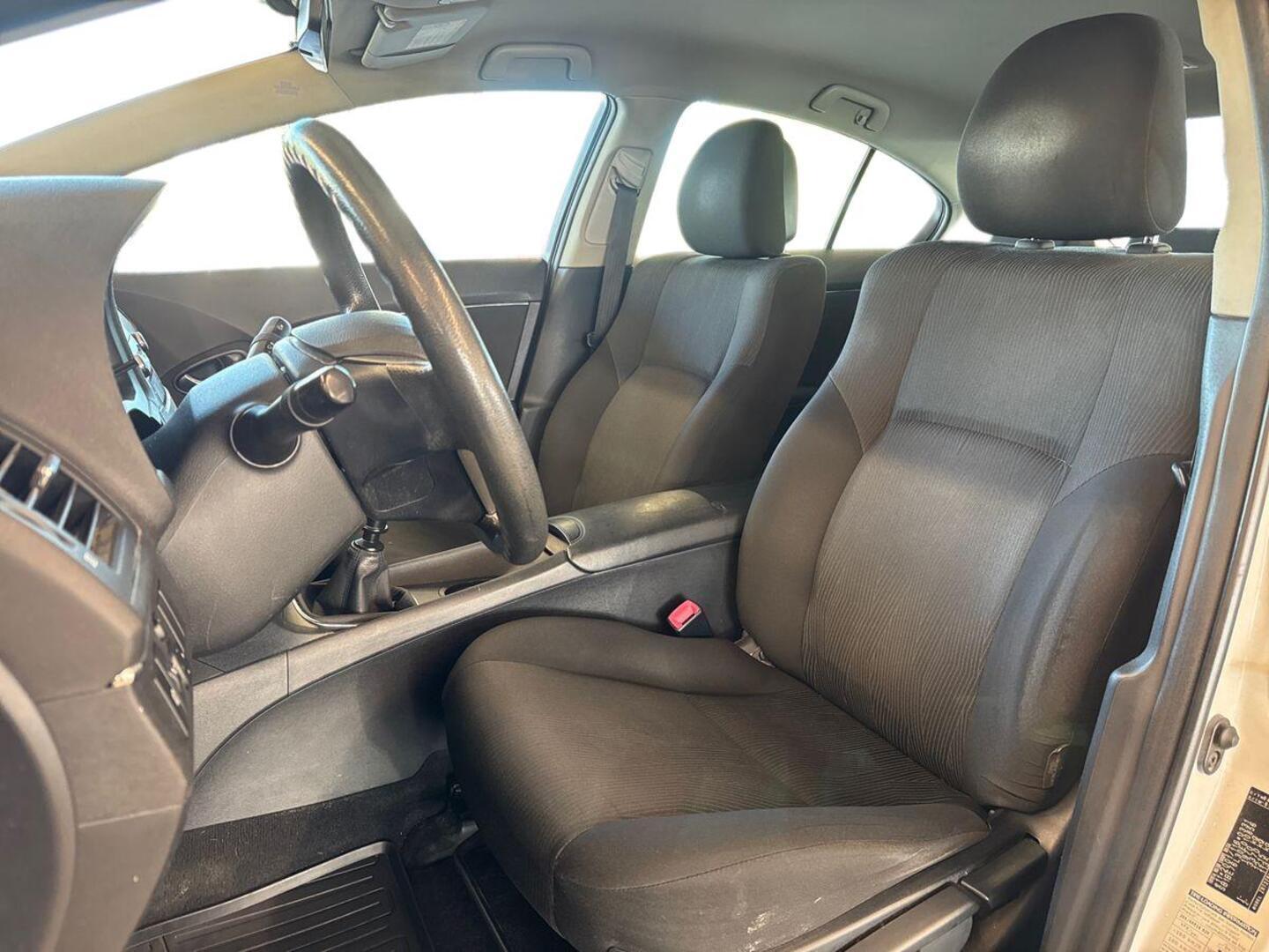 TOYOTA Avensis 9