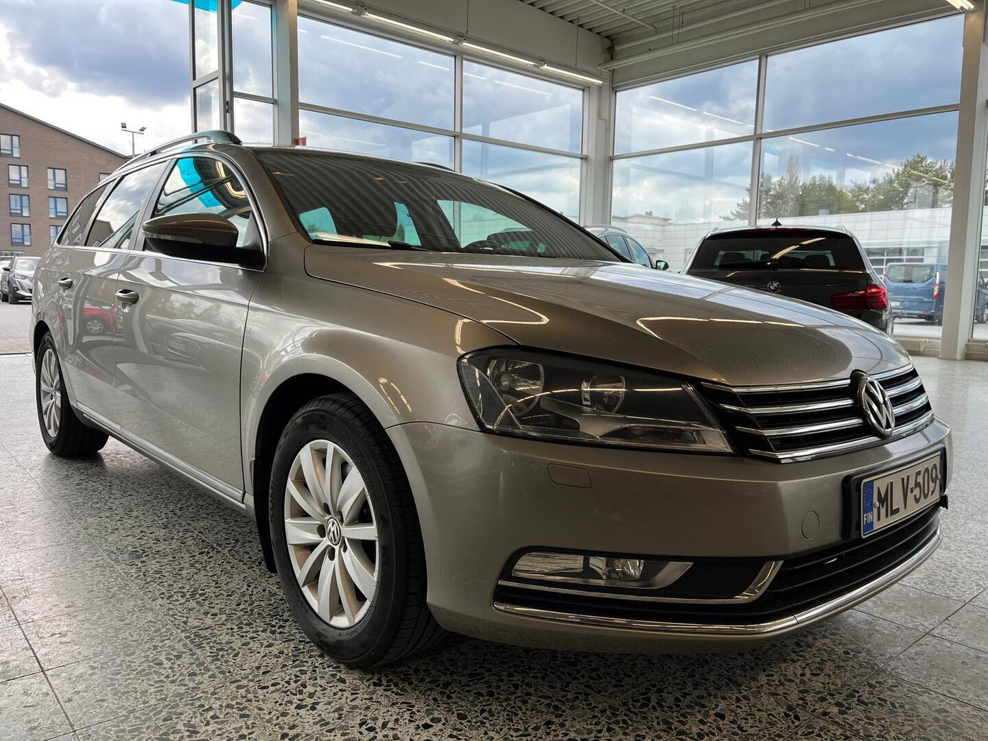 VOLKSWAGEN Passat 2014