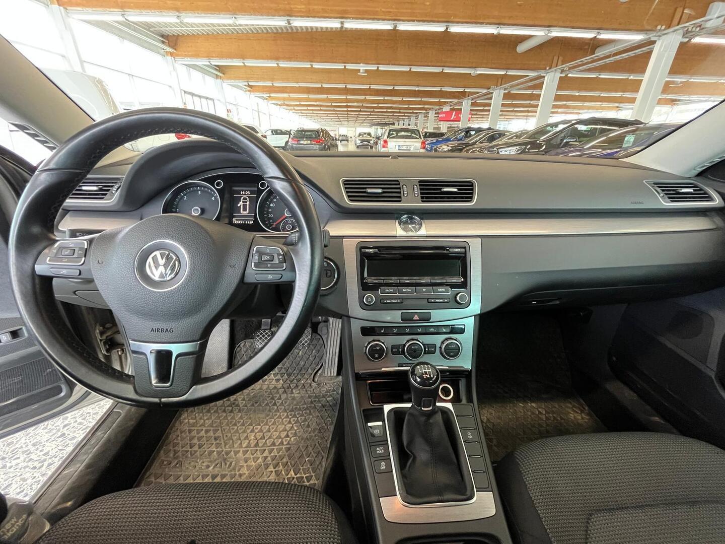 VOLKSWAGEN Passat 2014