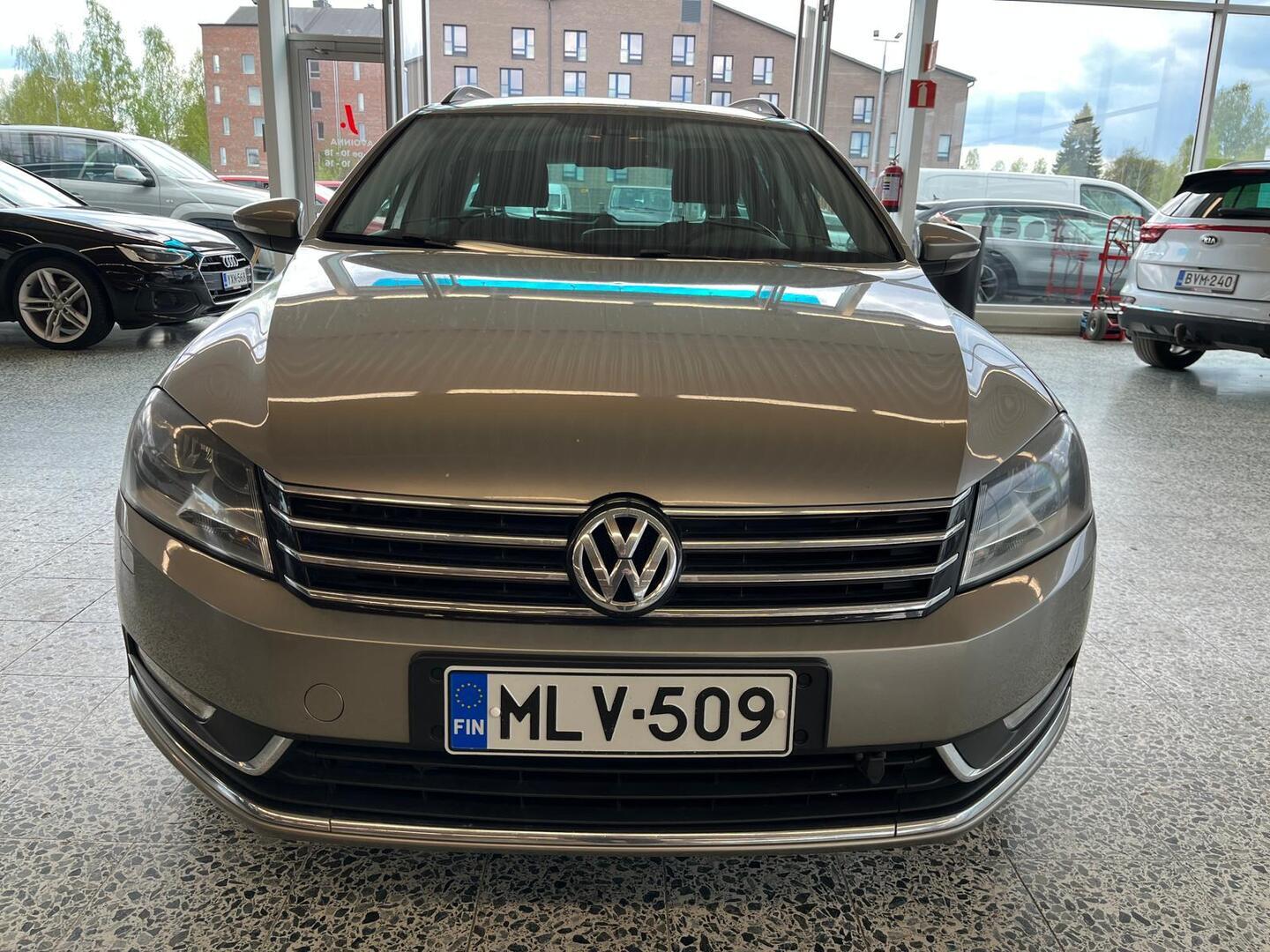 VOLKSWAGEN Passat 2014