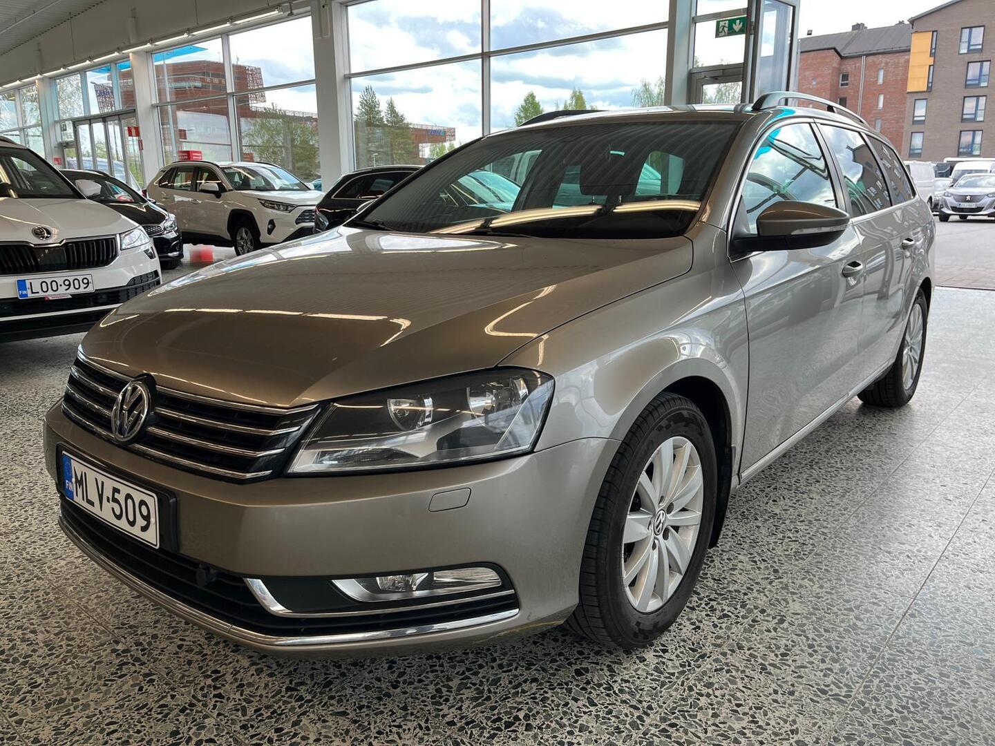 VOLKSWAGEN Passat 2014