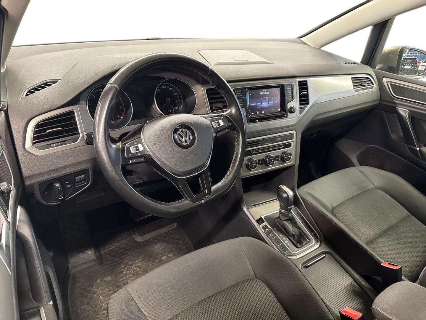 VOLKSWAGEN Golf Sportsvan 2014