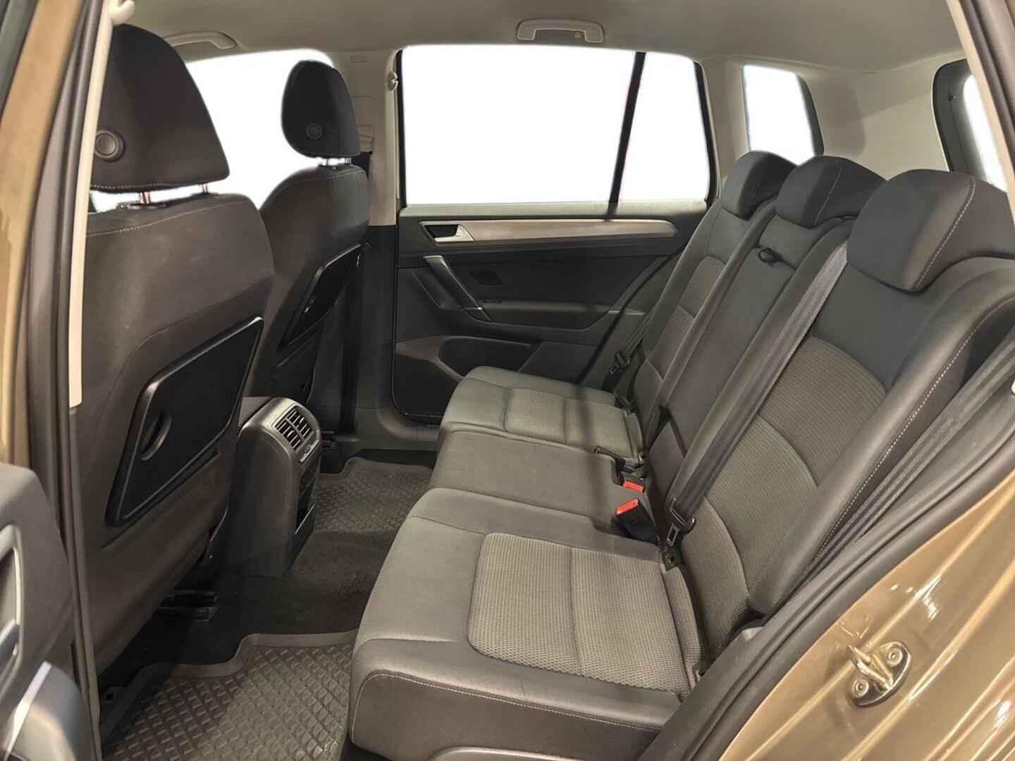 VOLKSWAGEN Golf Sportsvan 2014