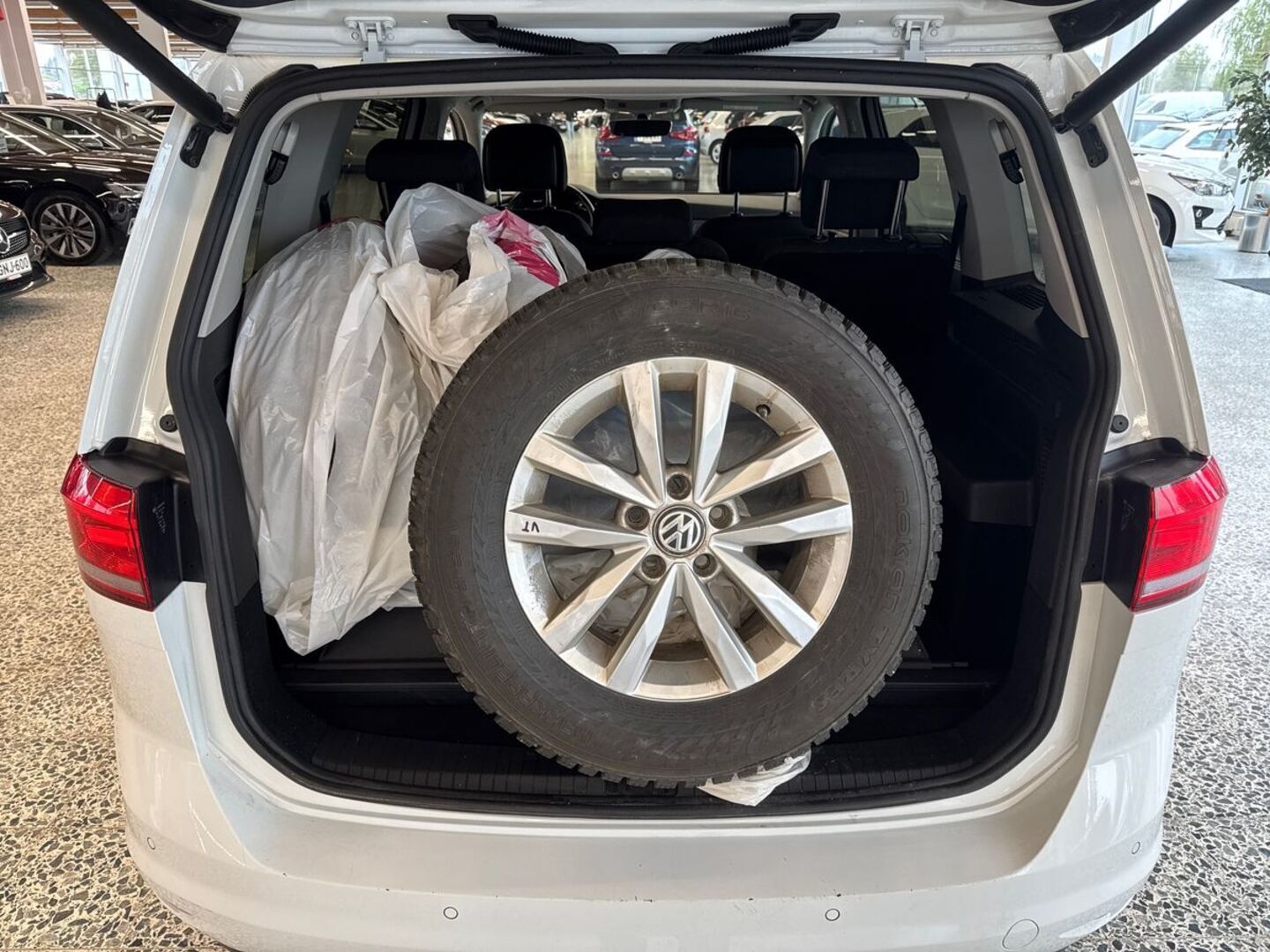 VOLKSWAGEN Touran 2018