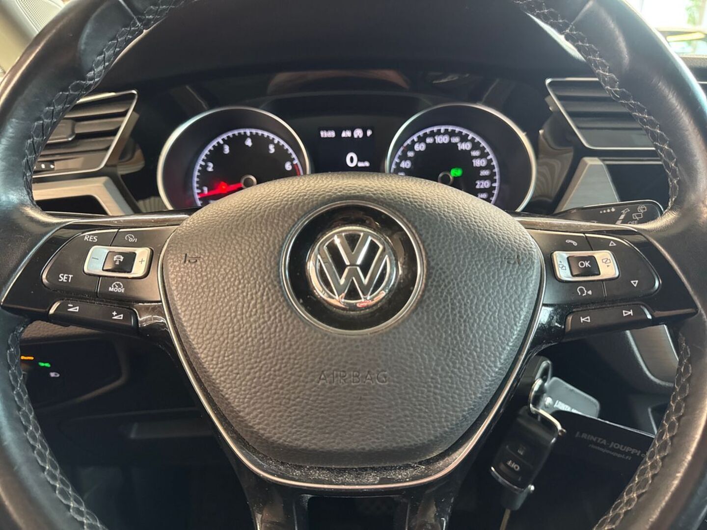 VOLKSWAGEN Touran 2018