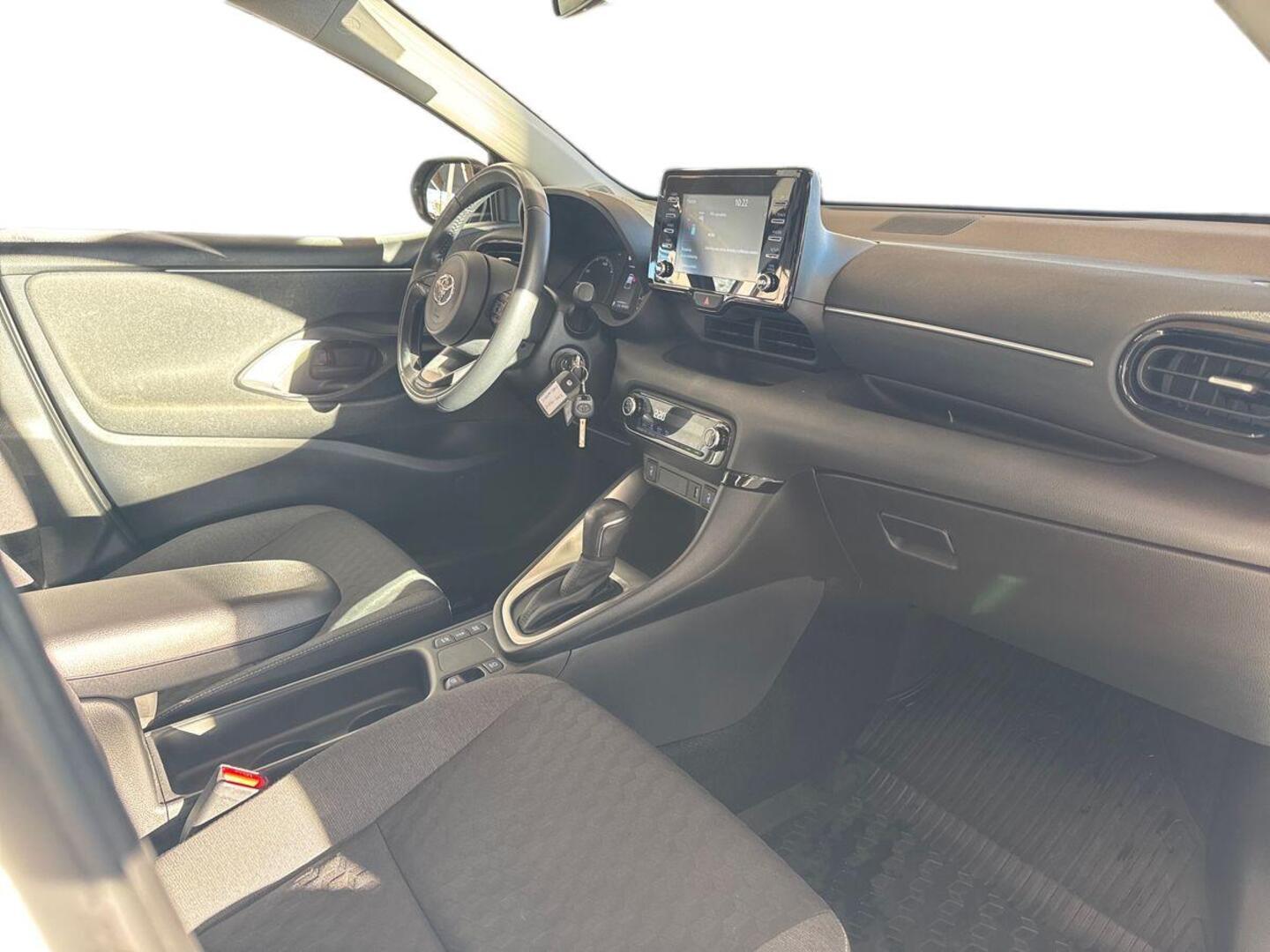 TOYOTA Yaris 2022
