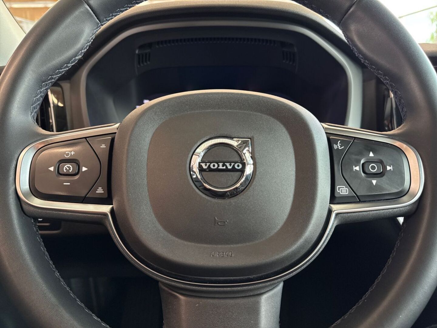 VOLVO XC60 14