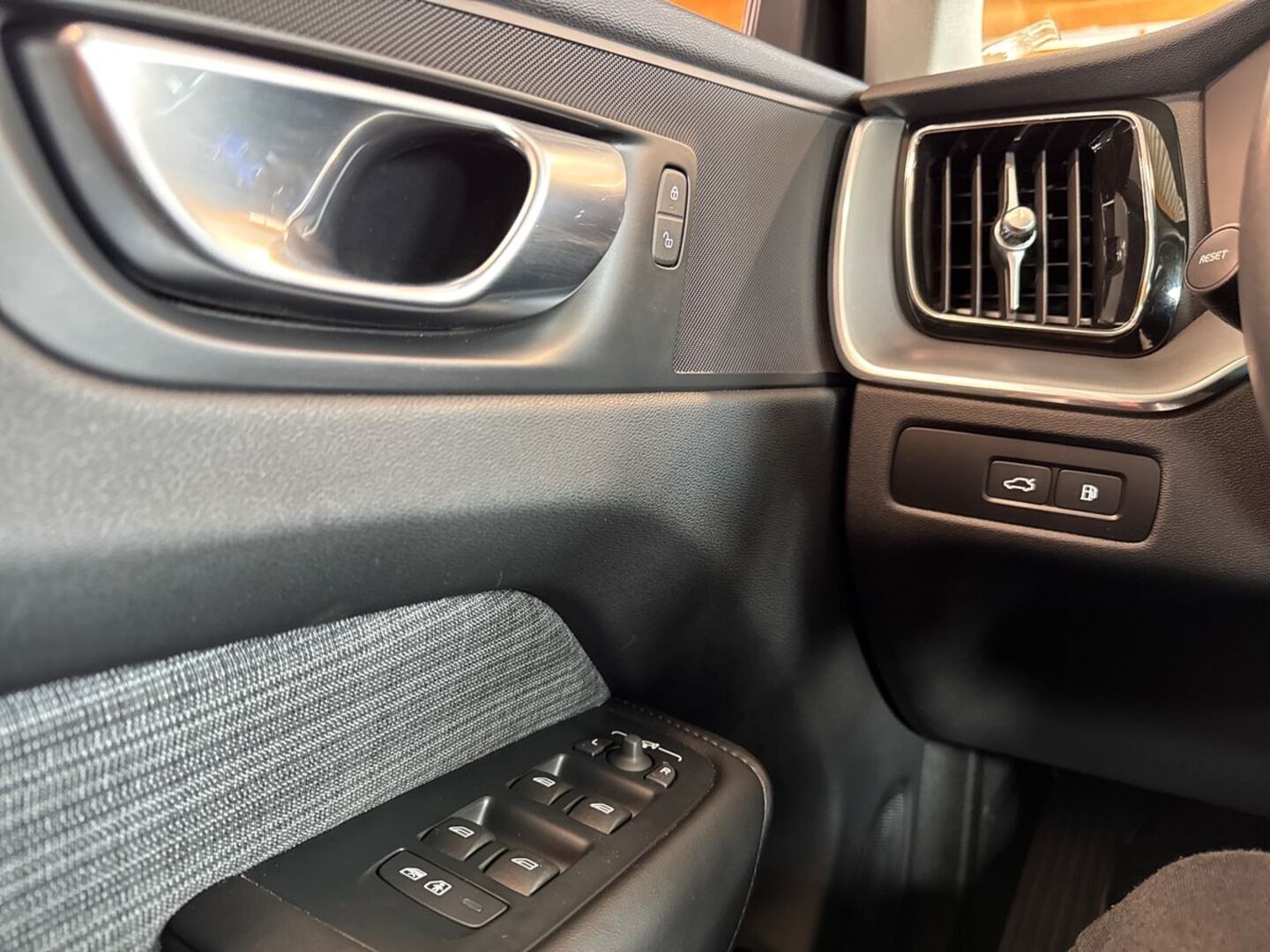 VOLVO XC60 17