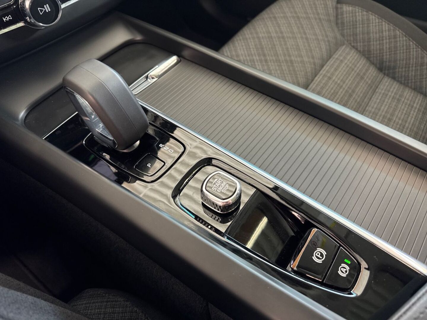 VOLVO XC60 21