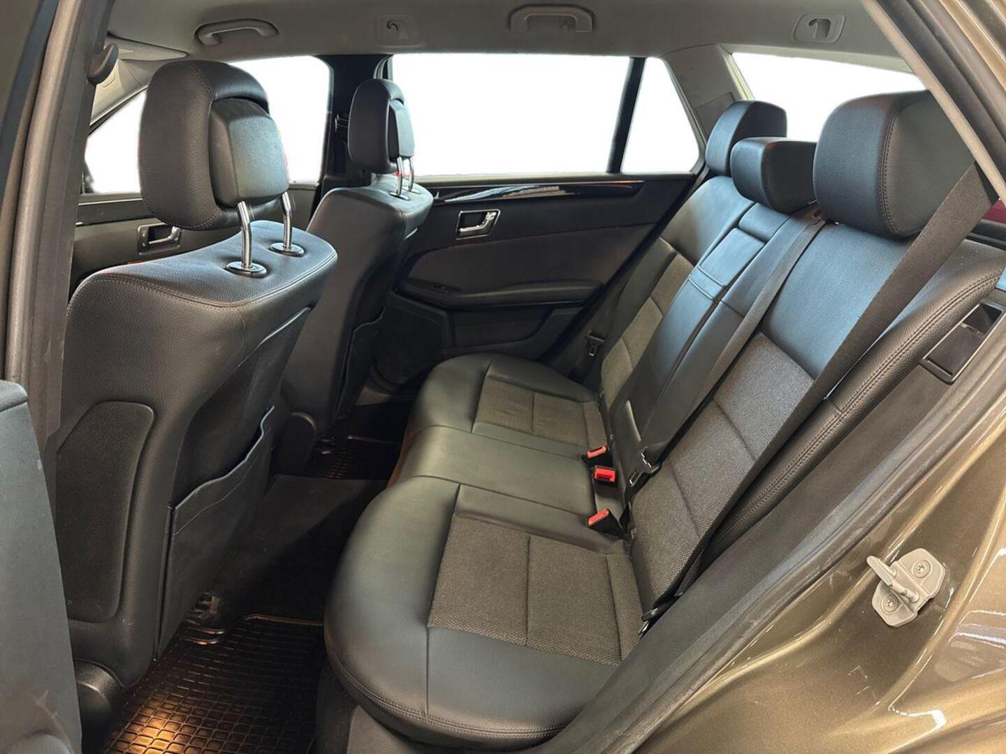 MERCEDES-BENZ E 2010