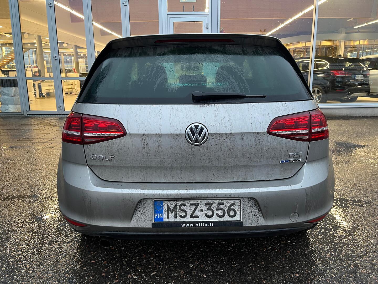 VOLKSWAGEN Golf 2016