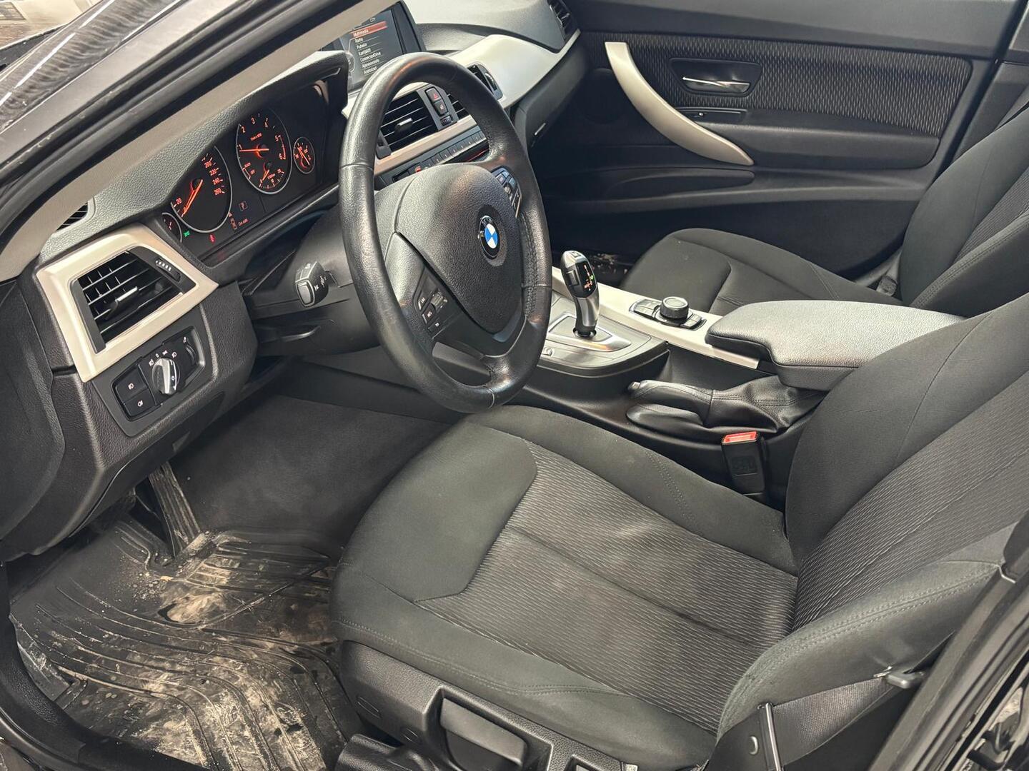 BMW 320 Gran Turismo 2016